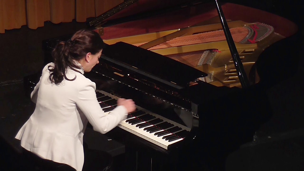 Guoda Gedvilaité plays the Traviata Fantasy of Sigismund Thalberg, Op.78