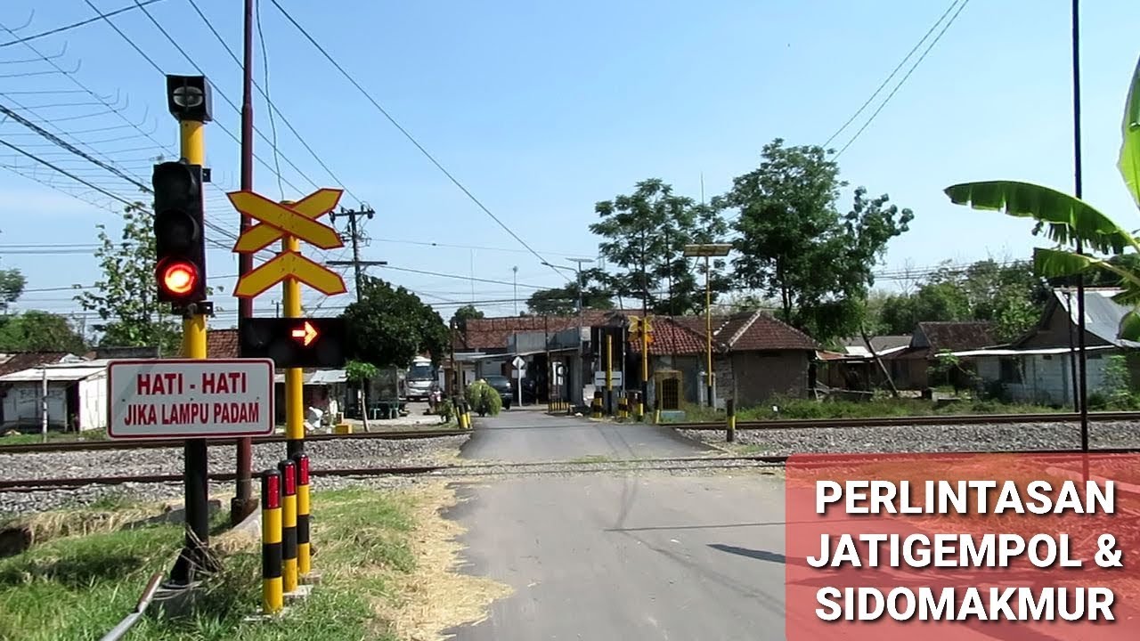 Perlintasan Kereta Api di Sidomakmur dan Jatigempol, Ngawi, Jawa Timur