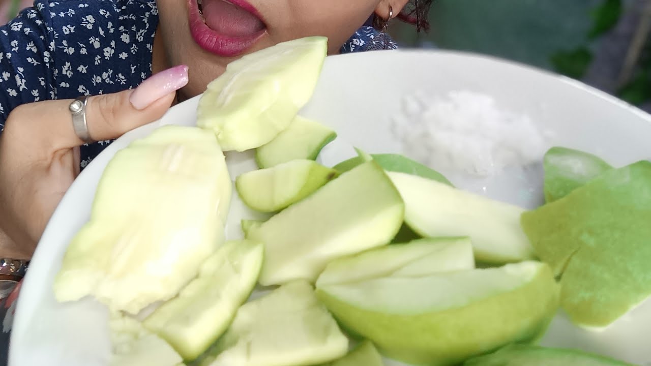 ASMR Comiendo mango 🥭 verde con sal 🧂