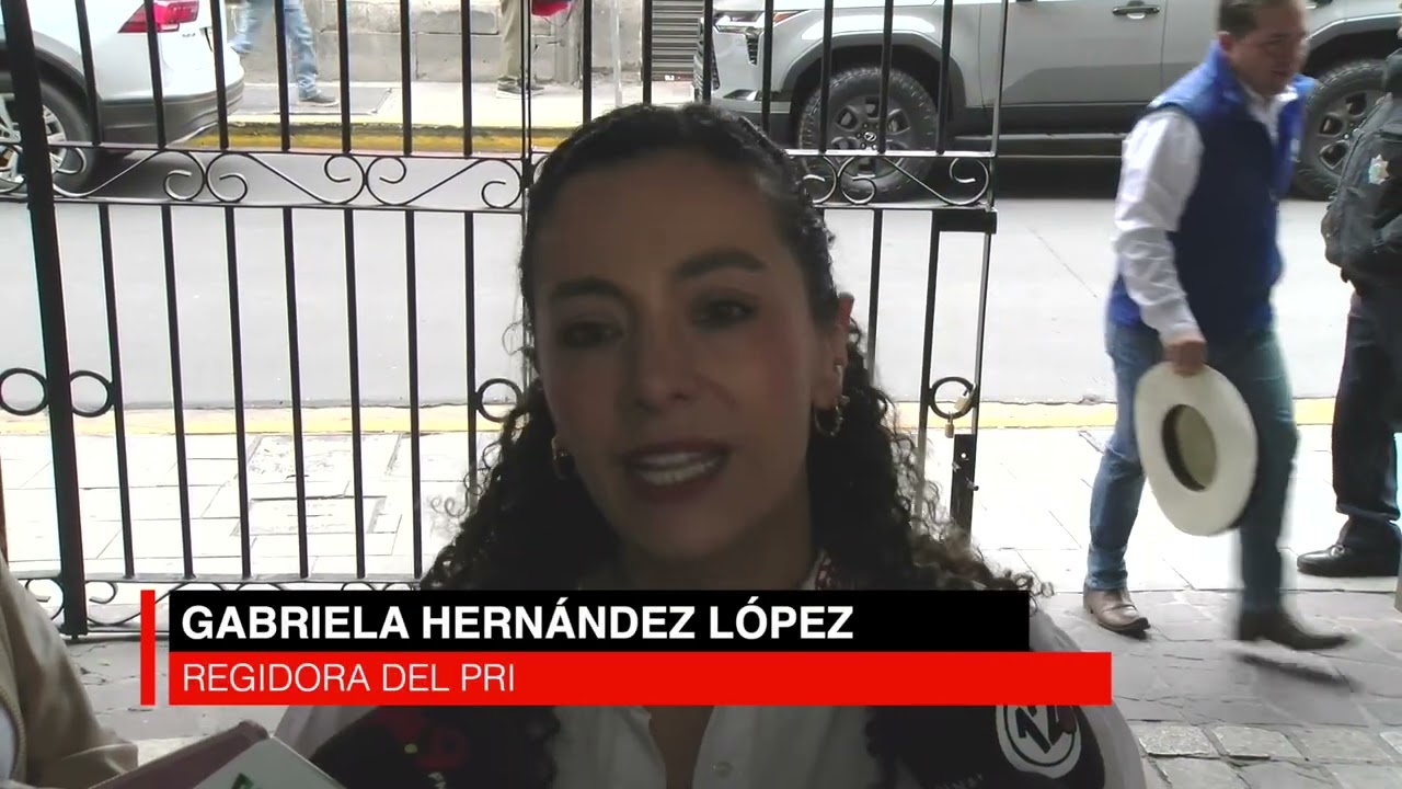 Regidora Gabriela Hernández reconoce a mujeres que participaron en la marcha del 8M