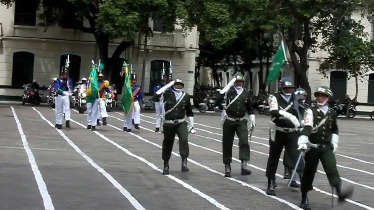 Desfile do BG ao novo Comandante