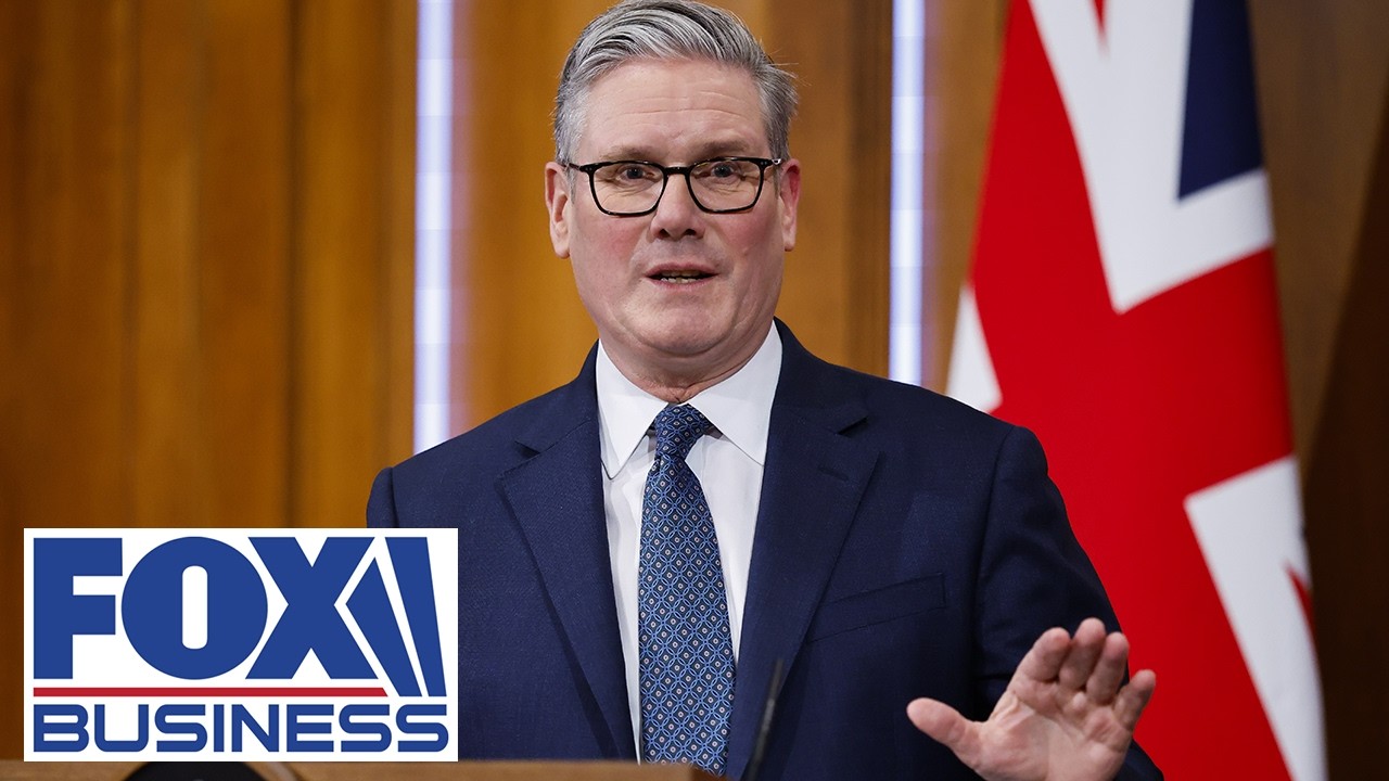 &lsquo;NO BACKBONE&rsquo;: Former UK advisor RIPS into Starmer