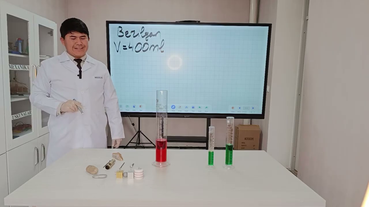 #Suyuqlikni siqib chiqarish usuli yordamida amaliy yoʻl bilan hajmni topish.