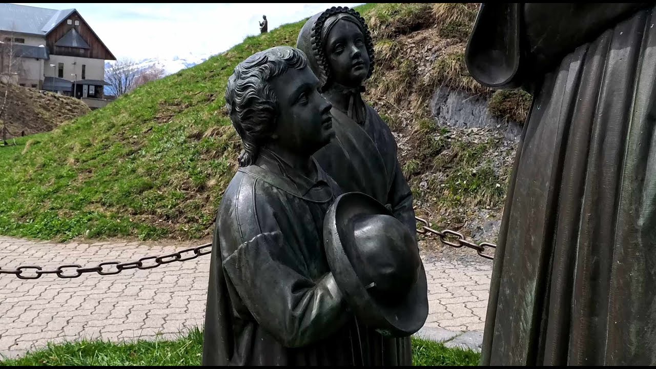 LE SANCTUAIRE DE NOTRE DAME DE  LA SALETTE  AVRIL 2025