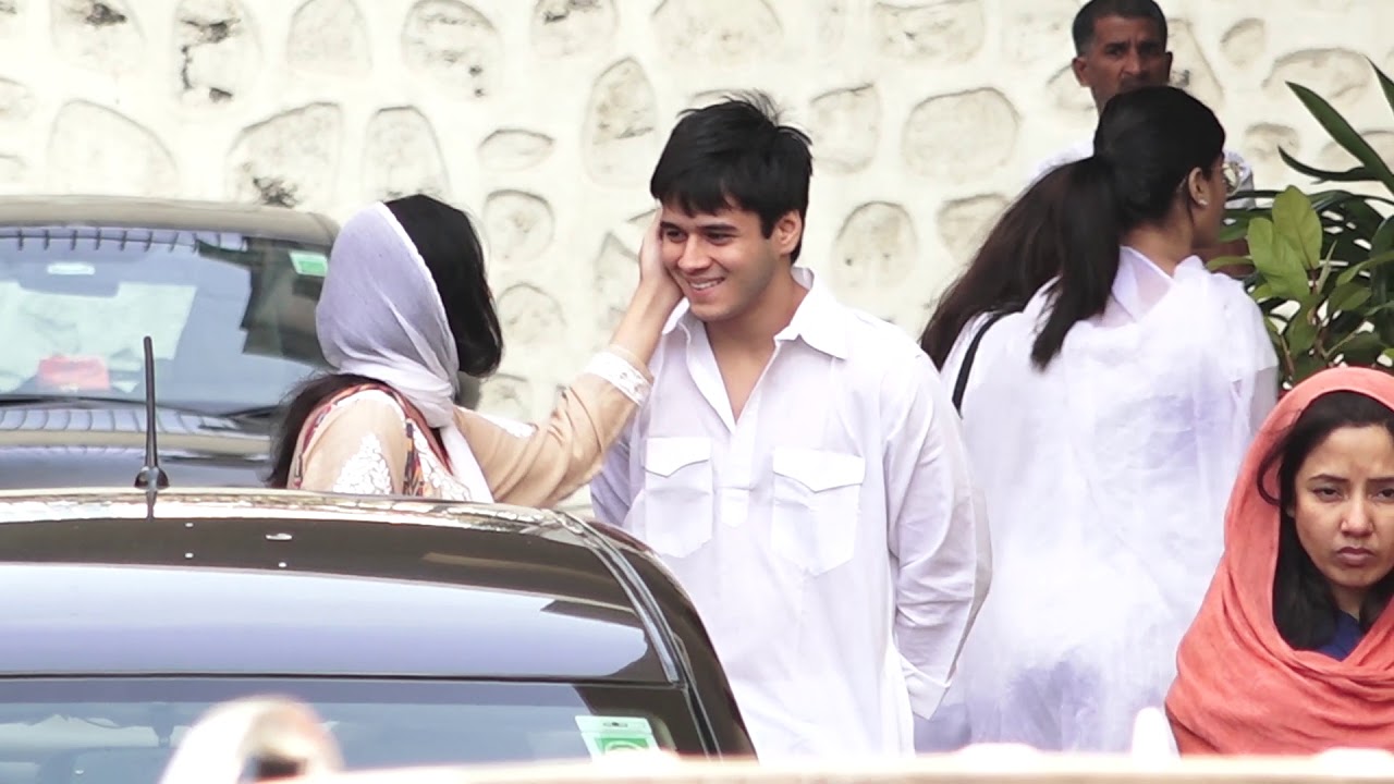 Celebs Attend Producer Rajkumar Barjatya's Funeral | Filmibeat
