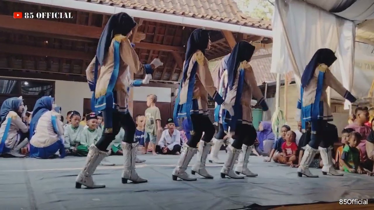 PUTRI PANGGUNG ❓ Versi Dancer Cantik Jong Mahardika Paras Drumband Live Brabo Tanggungharjo.