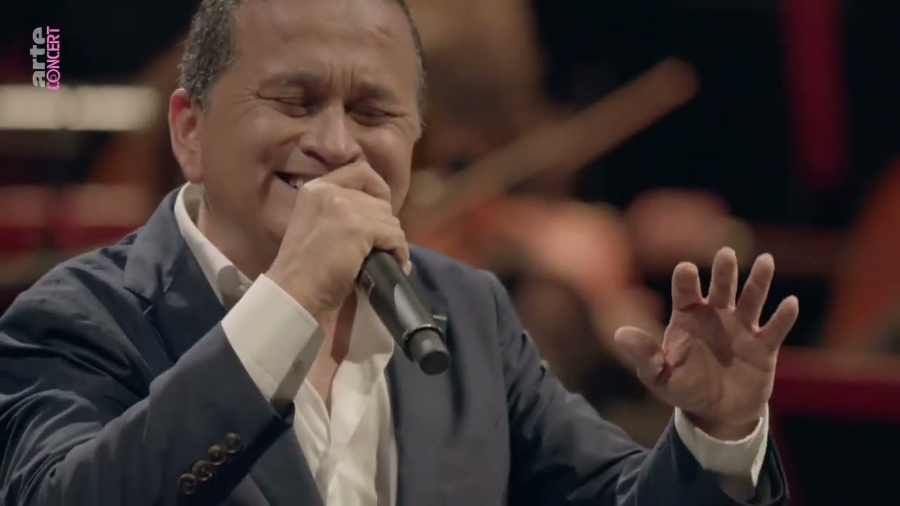 Extracto del concierto de Yuri Buenaventura con la Orquesta Filarmonica de Lorraine-Francia.