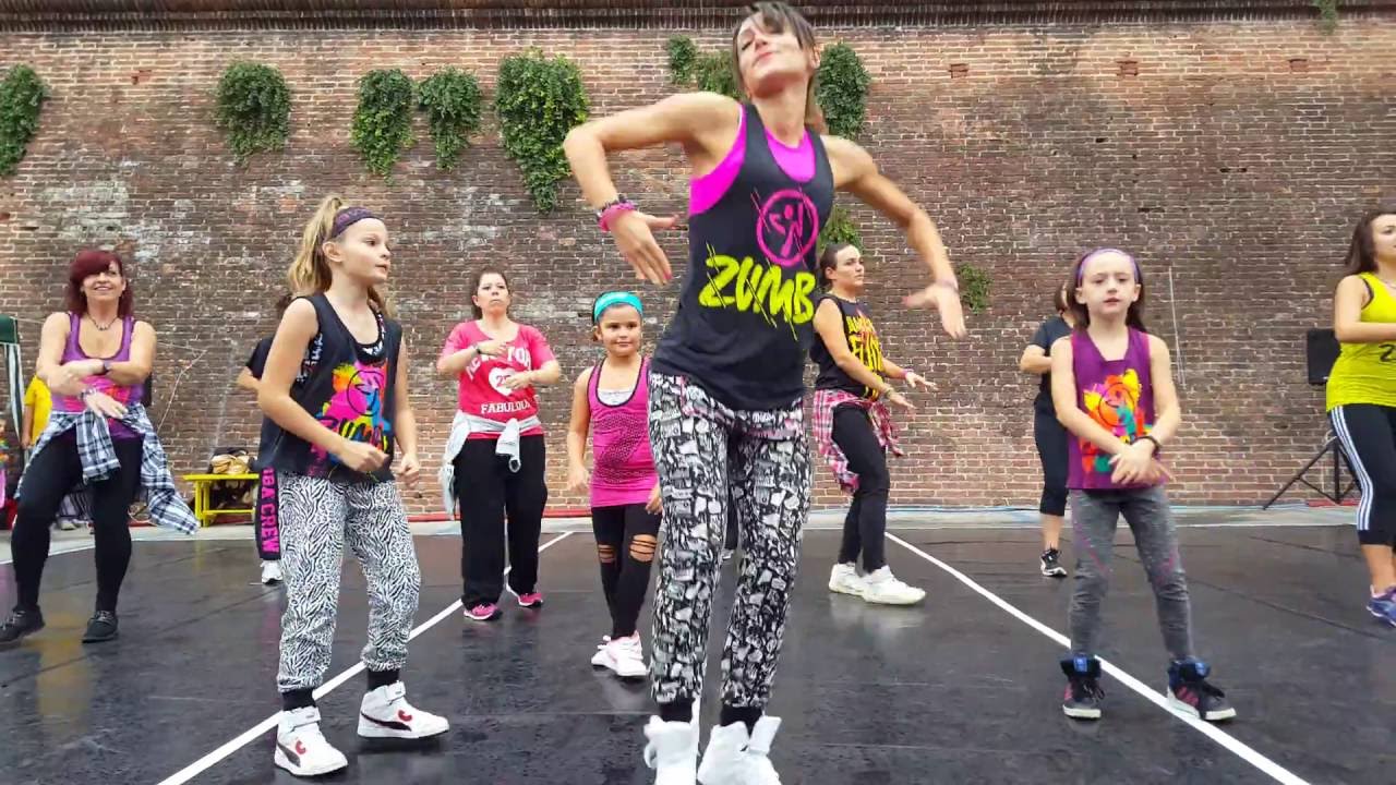 Scuole di ballo al mercatino dei ragazzi