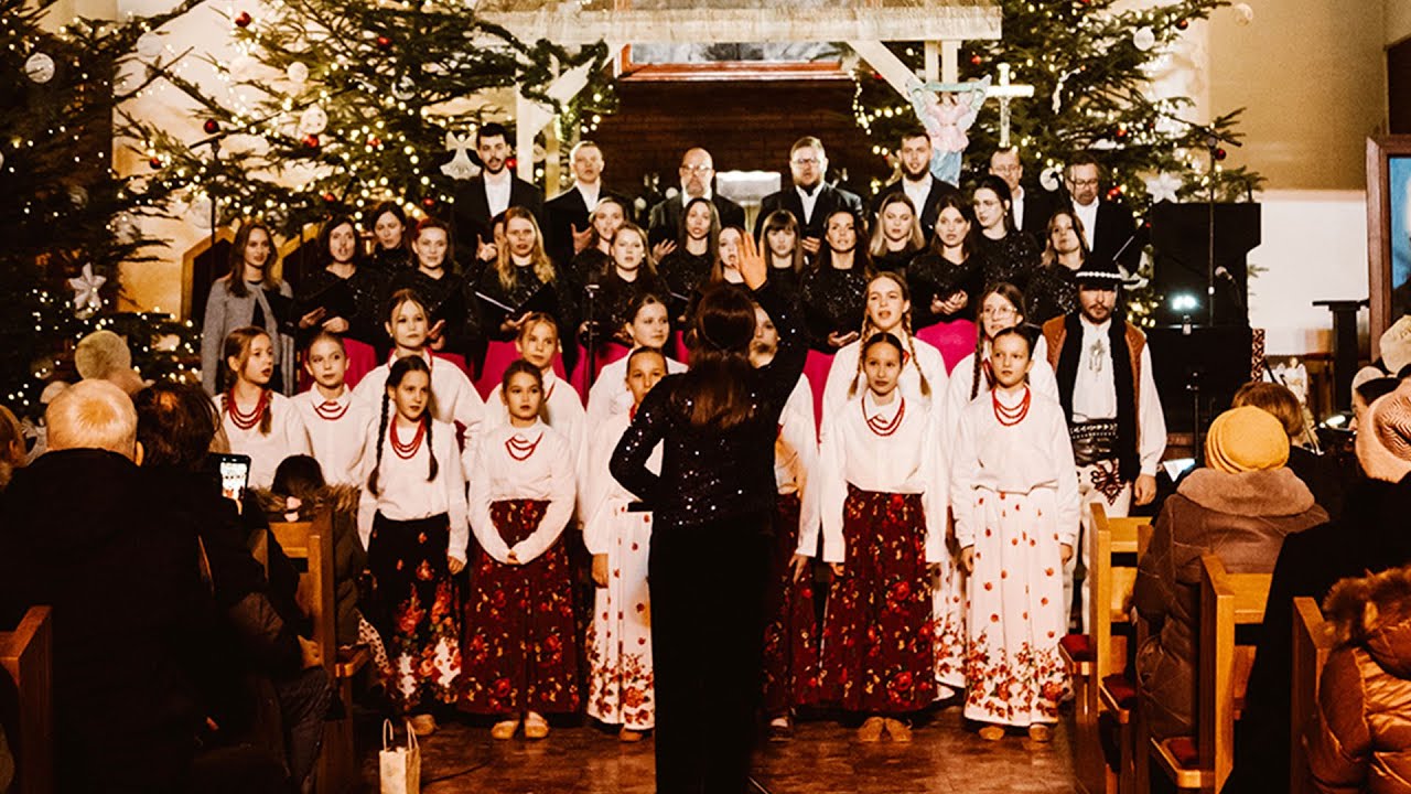Koncert Kolęd w Harmężach – 6 stycznia 2026 chór - Maksymalni i MaxiSchola