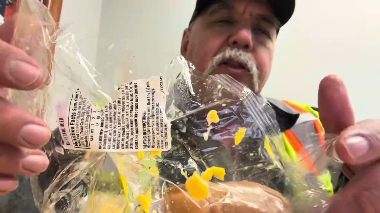 Pierre Signatures Cheese Burger (with cheese)😳🤔🤗