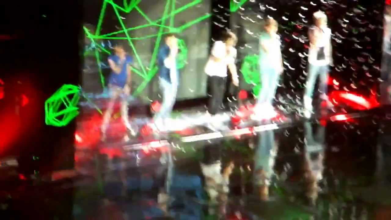 One Direction - kiss you - O2 arena February 23/2013