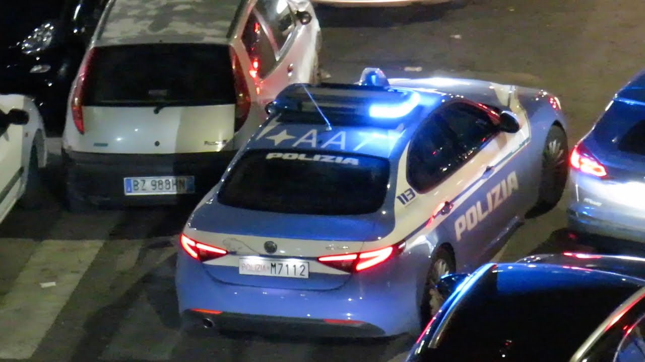 Alfa Romeo Giulia della POLIZIA BLOCCATA NEL TRAFFICO🚨