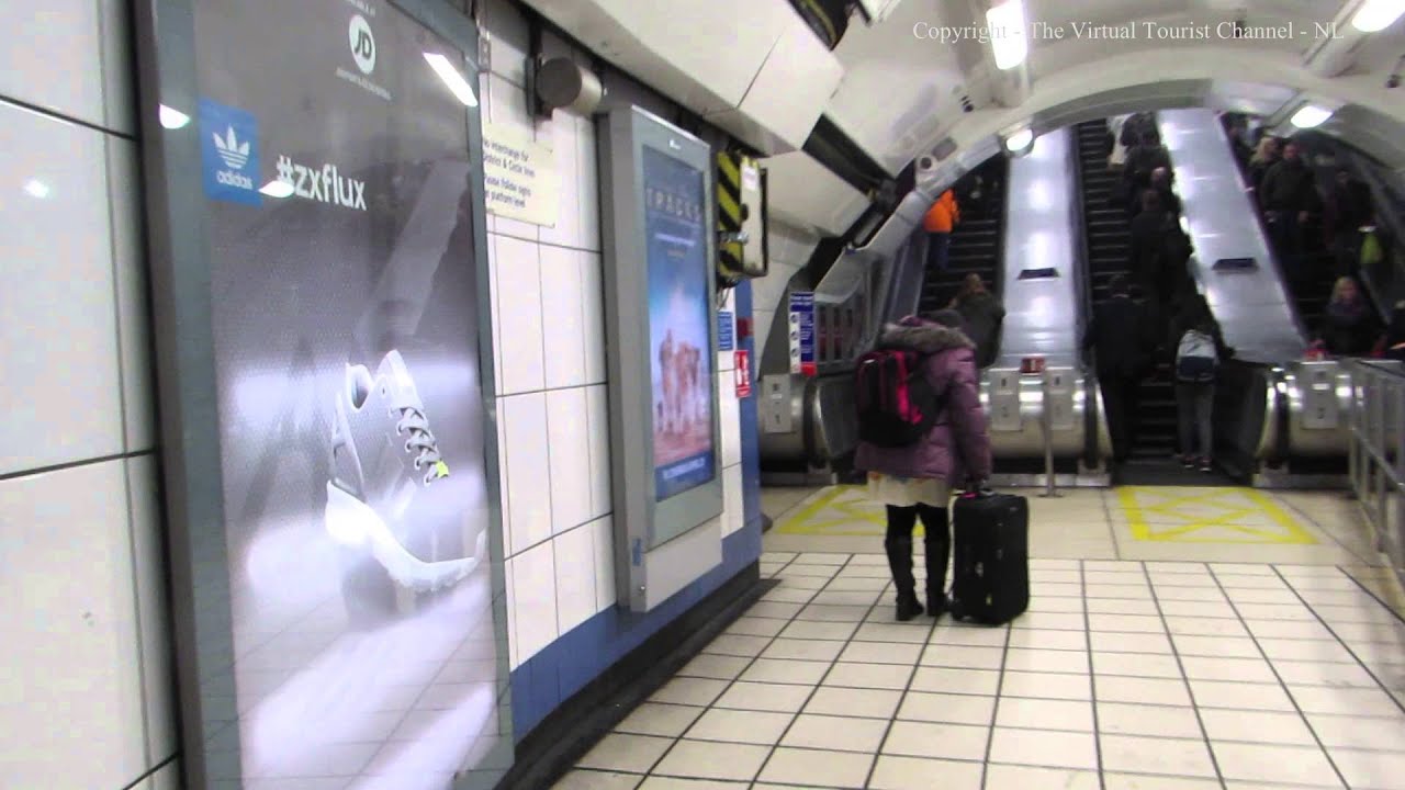 Walking around Victoria Tube Station up to Victoria Train Station in London