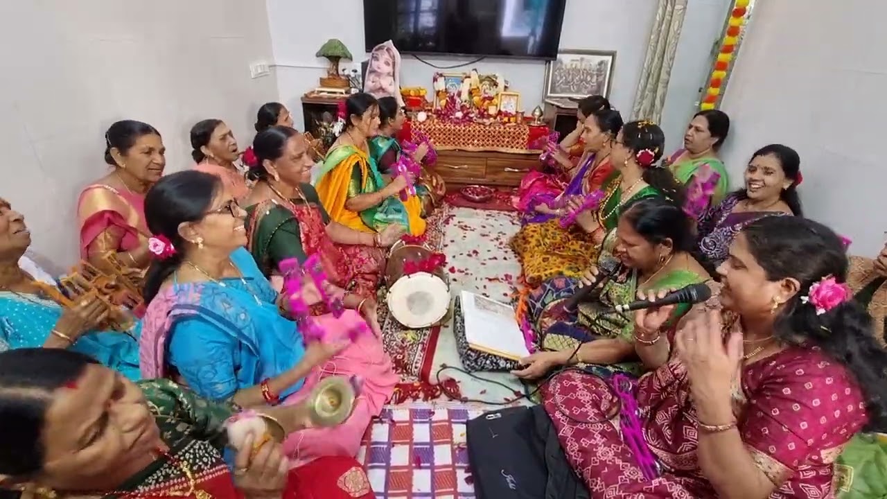 લખેલું છે 🌷સુંદર ભજન સાંભળ્યા કરો એવા🌷અંતરની વેદના