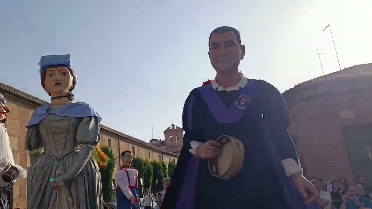 Gigantes y cabezudos de Alcalá de Henares Cap12