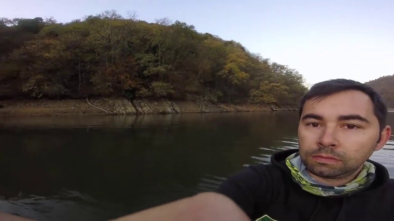 Pescuit pe lacul Secu din bellyboat - Caras-Severin