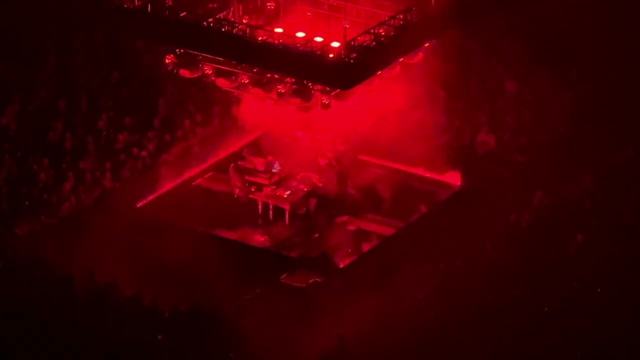 Nine Inch Nails - As Alive As You Need Me To Be (w/ Boys Noize) live Brooklyn 2025