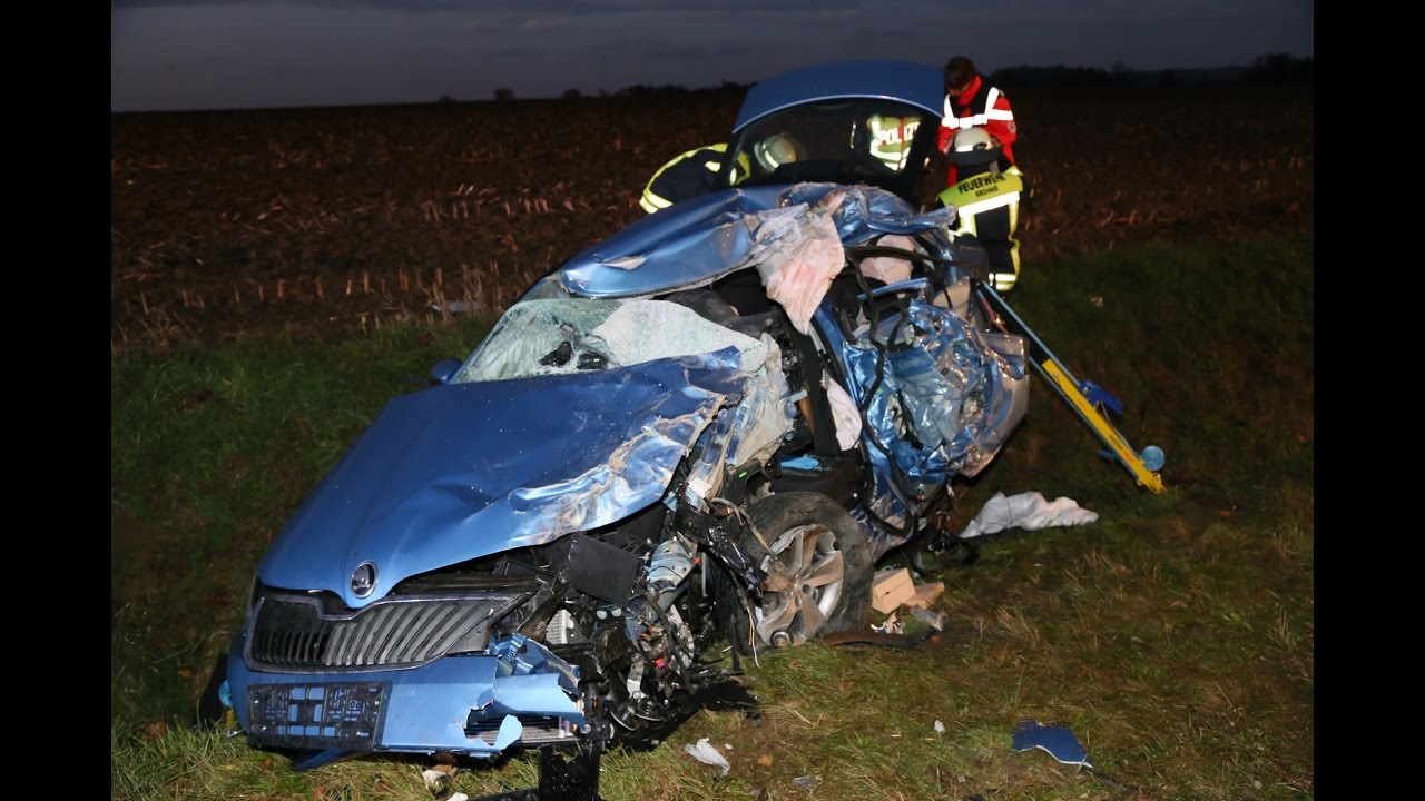 Schwerer Verkehrsunfall im Landkreis Erding - PKW frontal gegen LKW