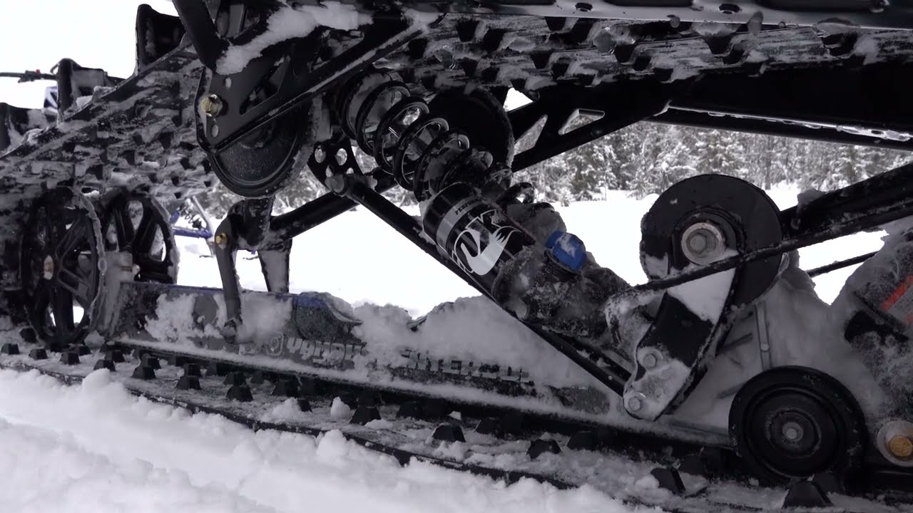 Yamaha Mountain Max på led.