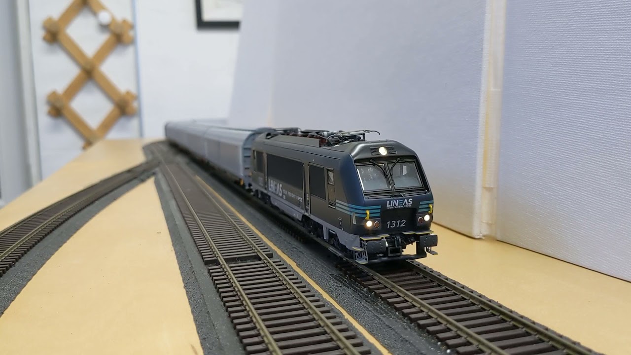 HLE 1312 Lineas + wagons type Habbins