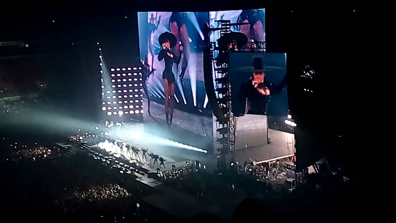 Beyoncé - Intro+ Formation live in Düsseldorf (12.07.2016)