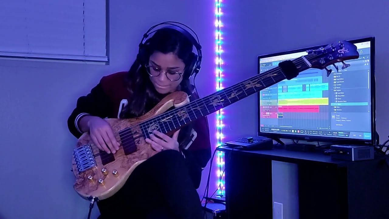 Looking forward - progressive 7 String Bass song