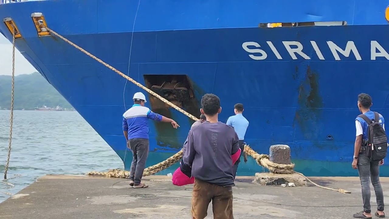 Km Sirimau Tiba dr Pelabuhan Wanci, Suasan Pelabuhan Saat Kapal Sandar Ambon @keybandastory 