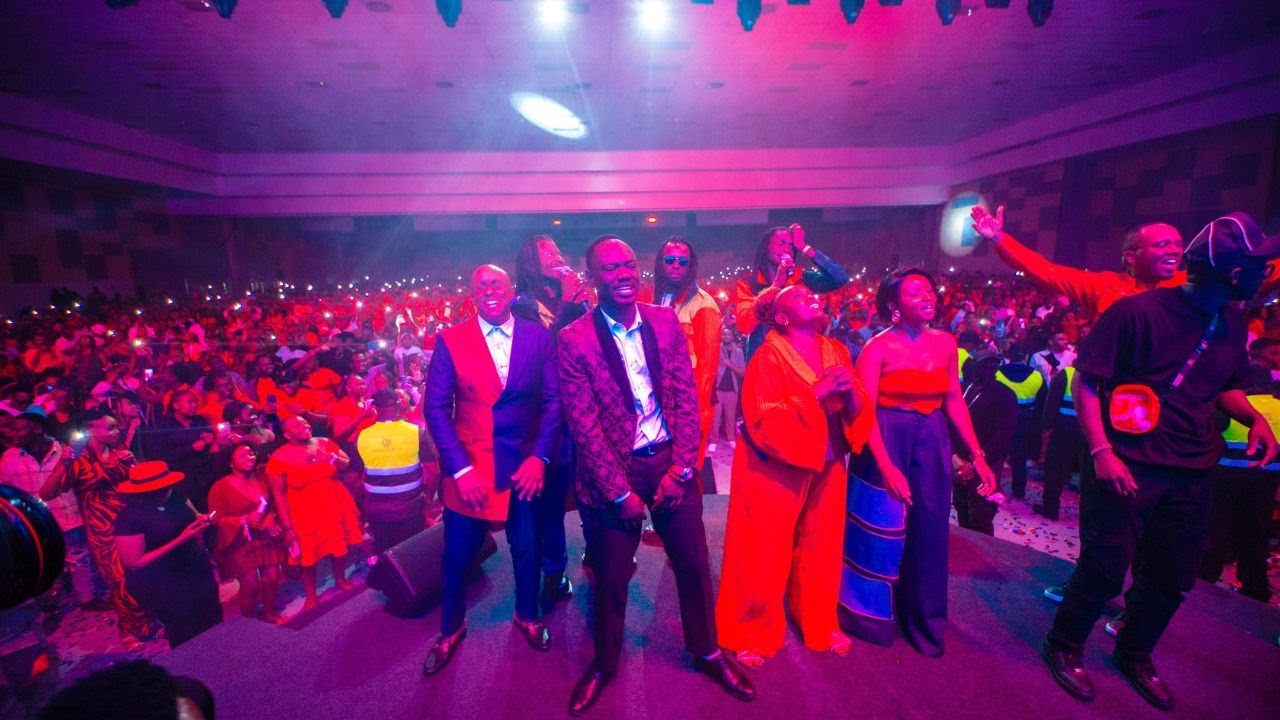 CELEBRITIES GO WILD as H_ART THE BAND Performs NA BADO! At the Trinity experience