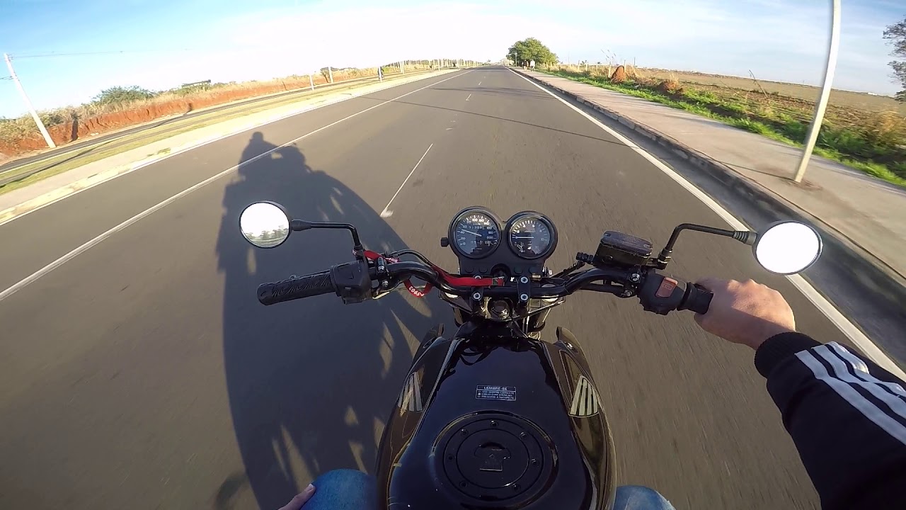 Cb 500.em silêncio para admirar o belo ronco do coyotão