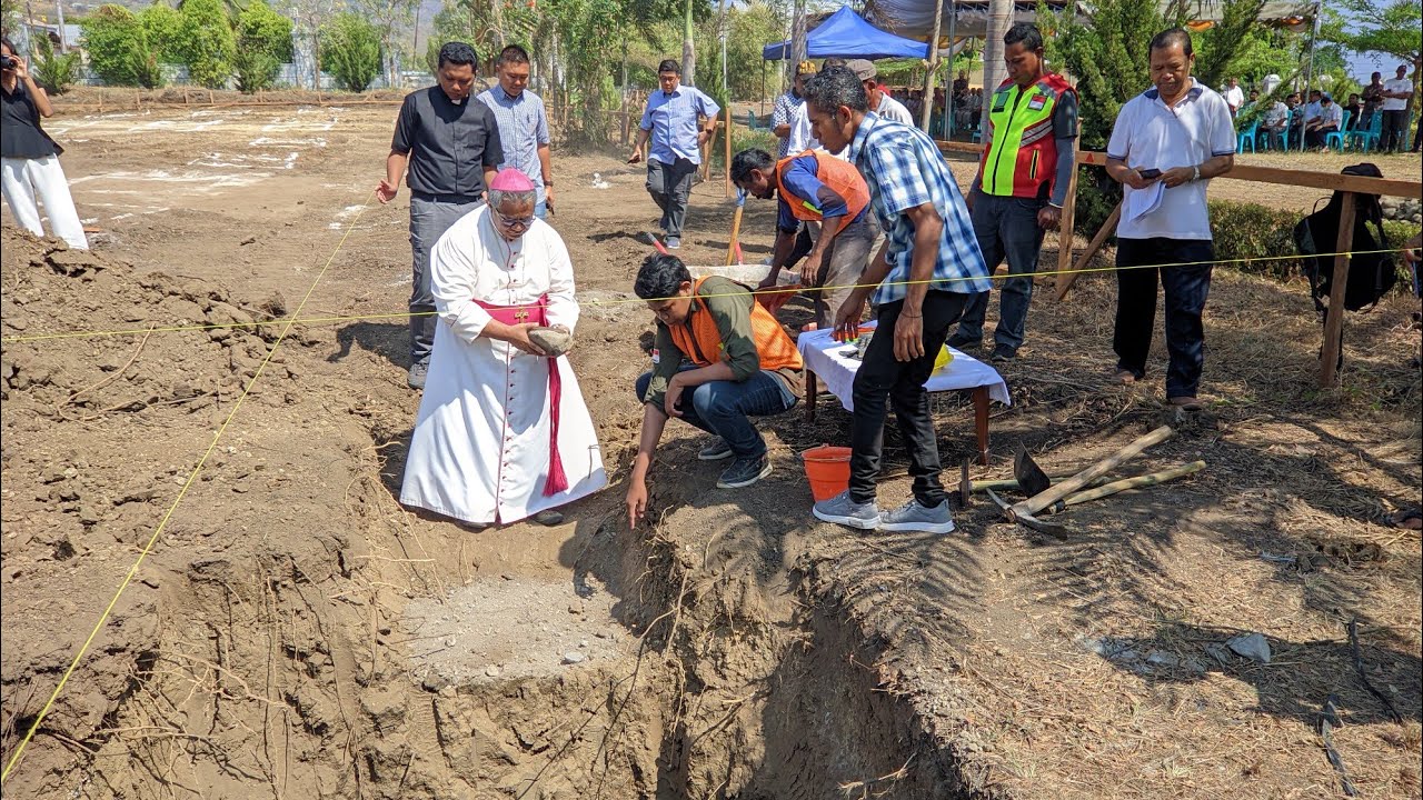 Ibadat Peletakan Batu Pertama & Pemberkatan Lokasi Kantor Keuskupan Maumere & Pusar Pastoral KUM