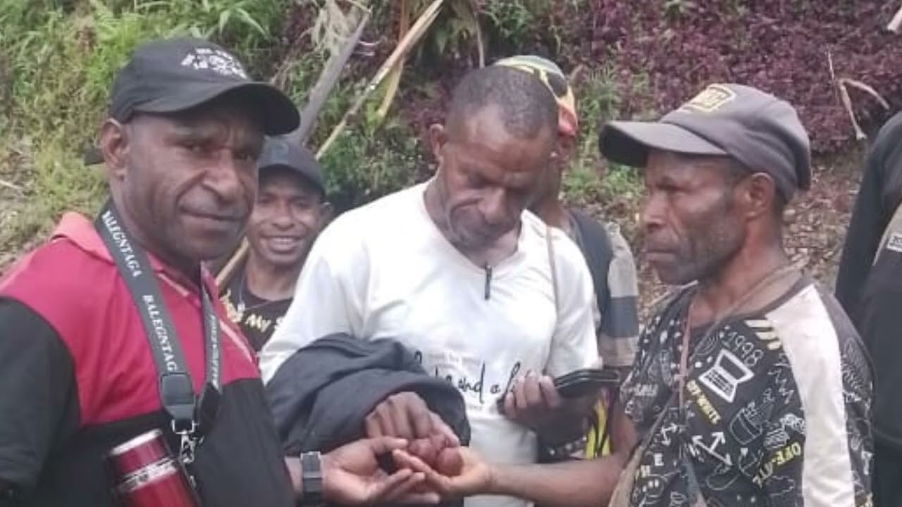 KUNJUNGAN KERJA (KUNKER) KEPALA DISTRIK BORME 13 KAMPUNG 