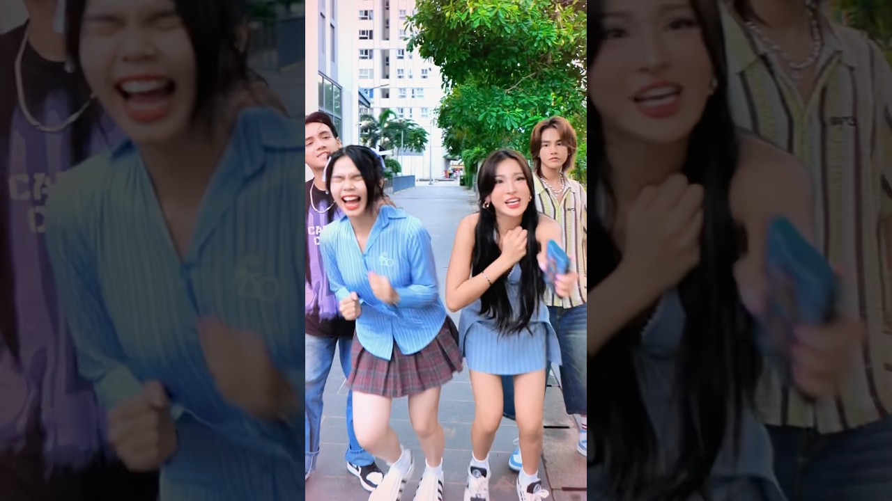 This is taking pictures of us 📸 #trending #funny #shortvideo #comedy #shorts