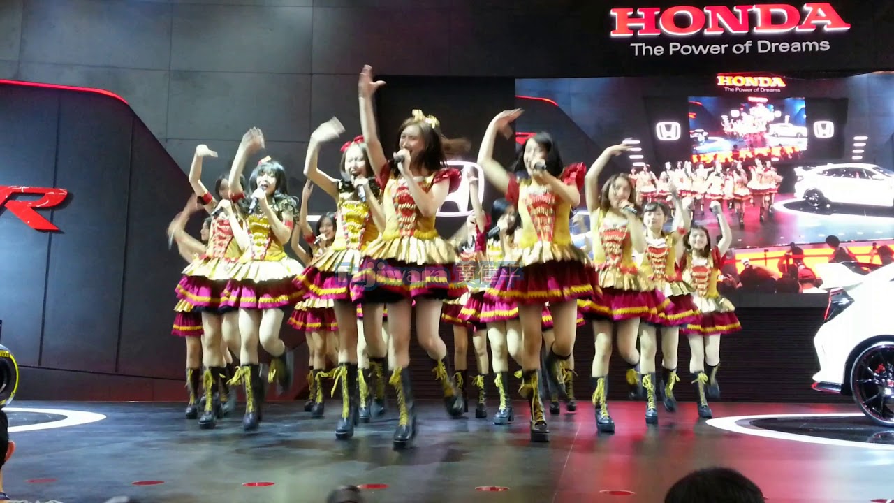 JKT48 - Part 1 @. Booth Honda GIIAS 12/08/17