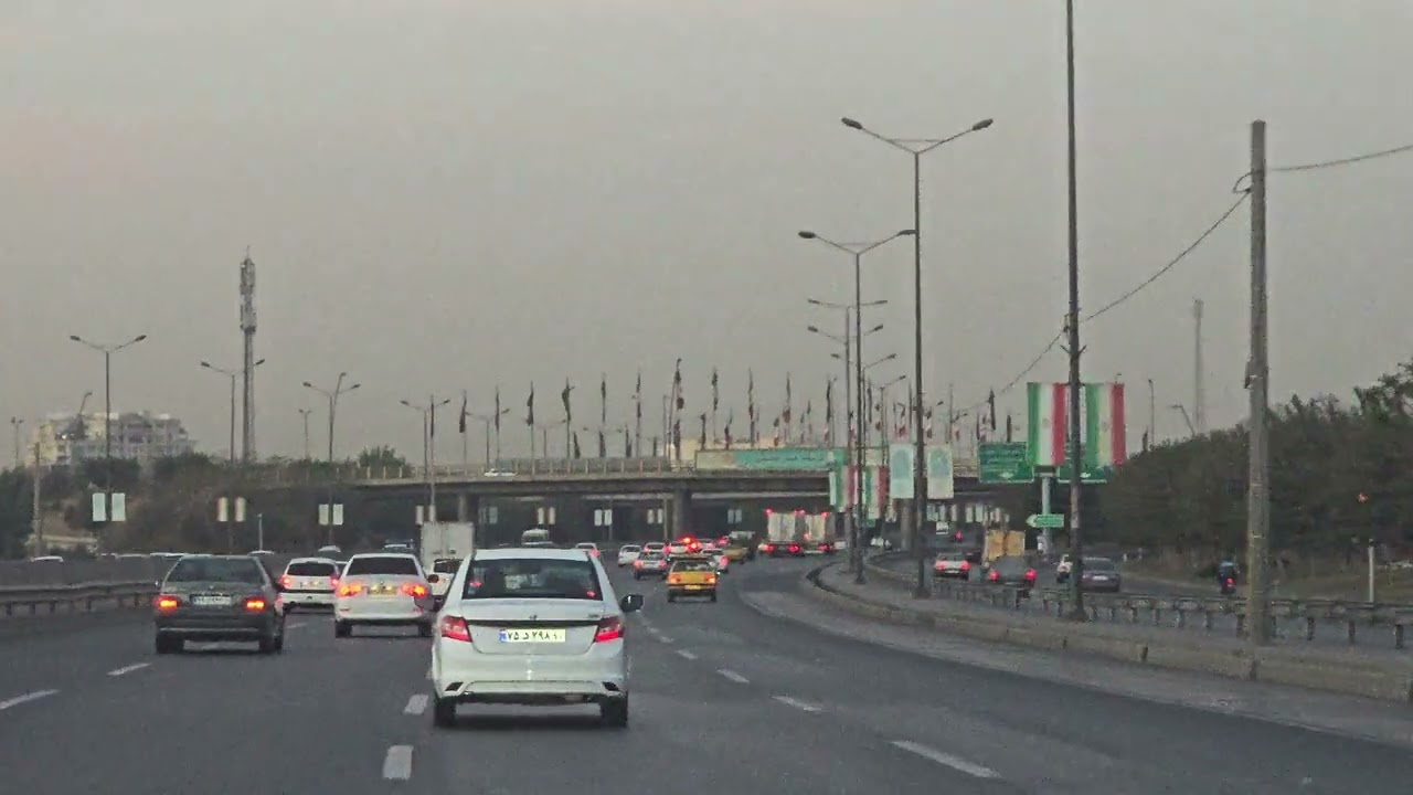 بزرگراه آزادگان، ابر ماه