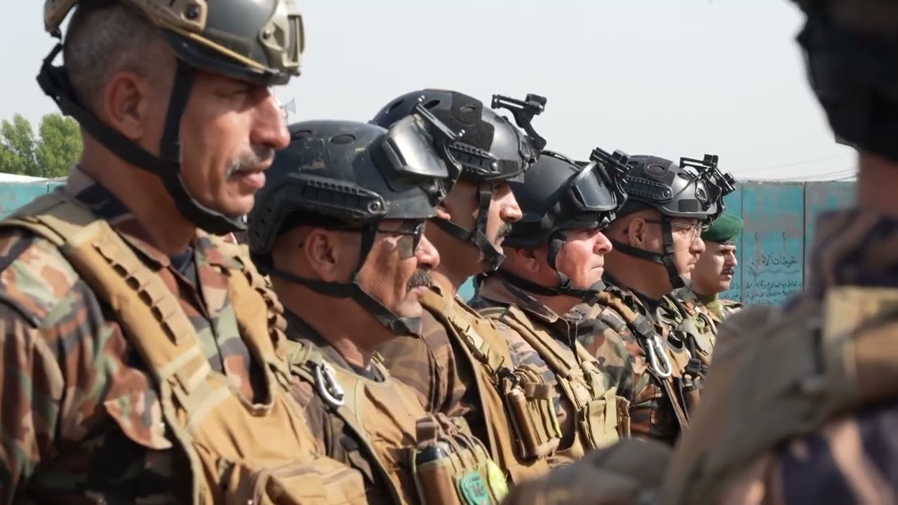 وزير الداخلية السيد عبد الأمير الشمري يتابع المنهاج التدريبي في قيادة فرقة الرد السريع.