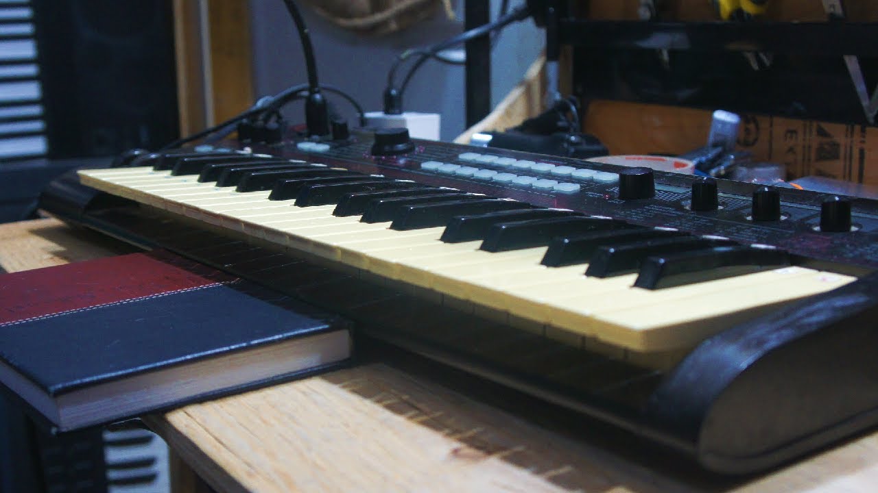 A Very Special Synthesizer | Korg R3