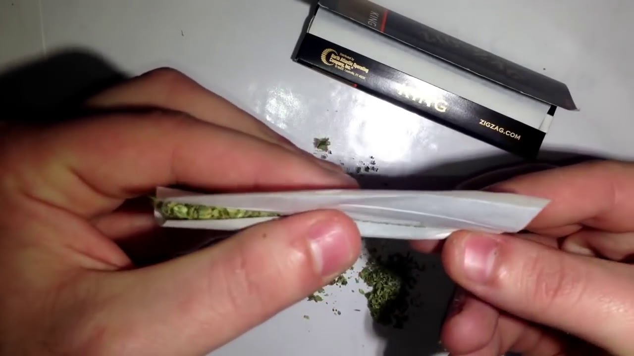 How To Roll A Weed Joint Like A BOSS