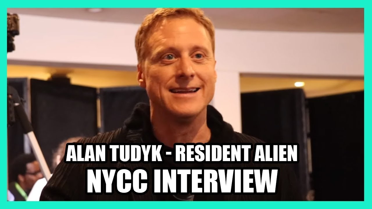 Alan Tudyk - RESIDENT ALIEN New York Comic Con Interview - NYCC 2019