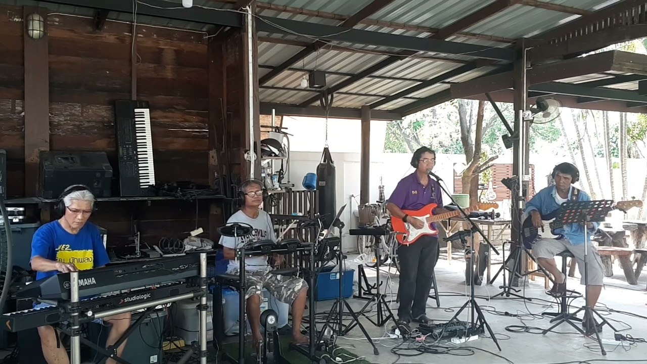 Snowbird (1970)/Anne Murray ver...cover by The Best Band @Wai Chara