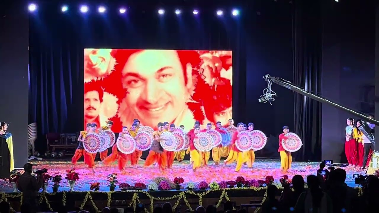 Karnataka Suvarna Sambrama dance by Shree Mahaveer Jain Vidyalaya 7th Standard Students