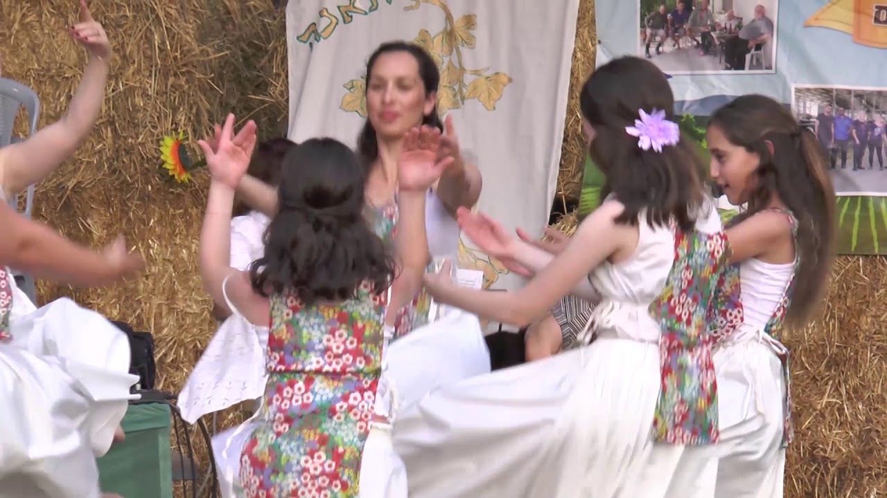 טקס חג שבועות בקיבוץ אפיקים 2018