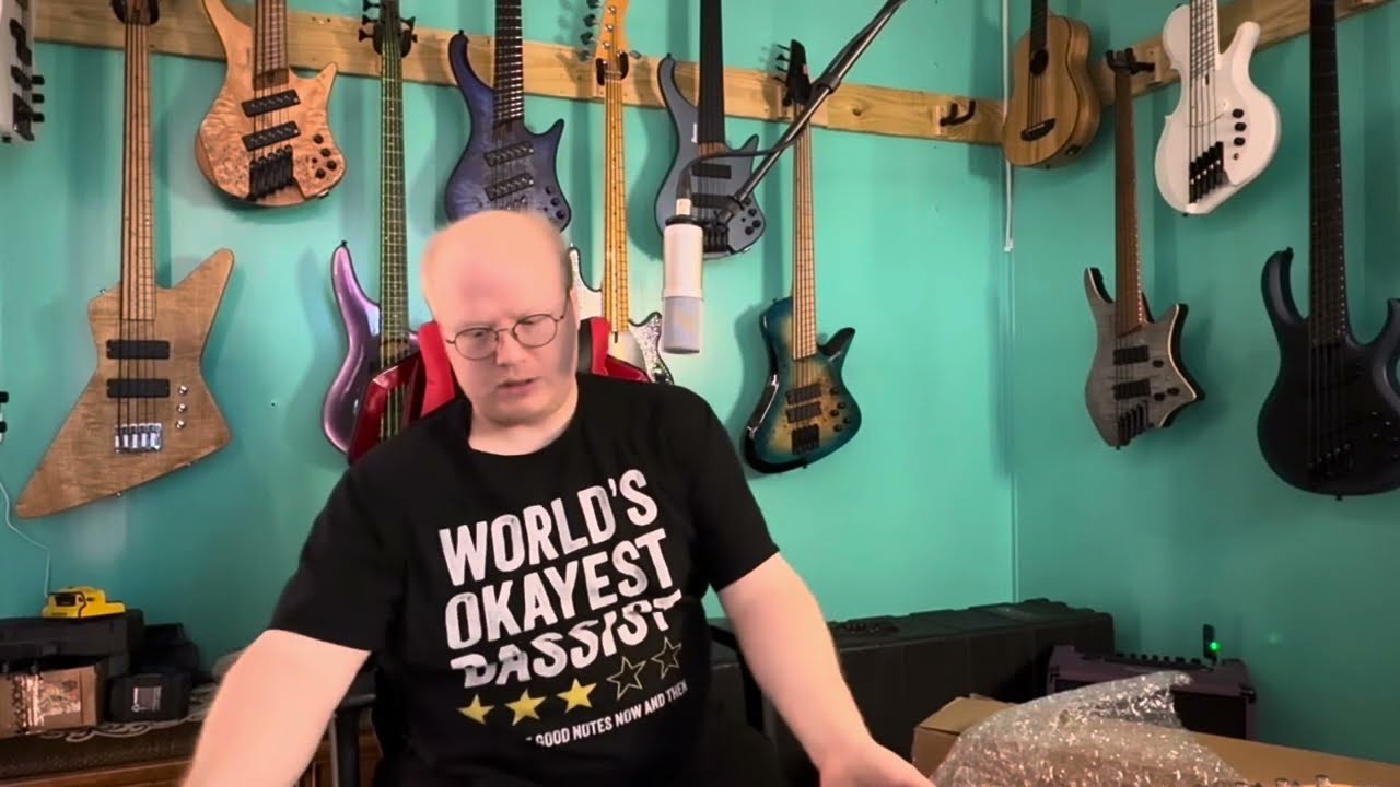 A Tuxedo Bass?, Charvel Frank Bello Unboxing