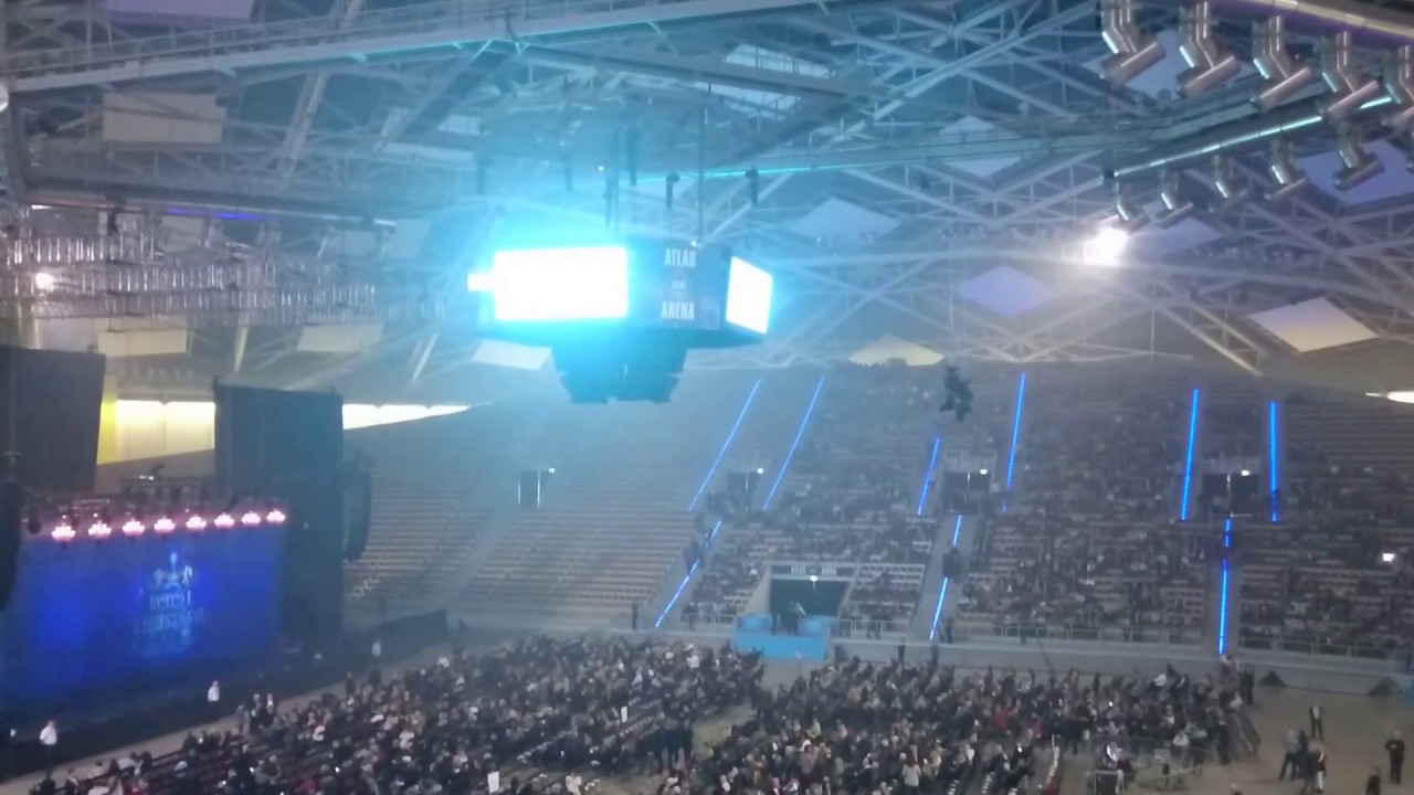 Atlas Arena w oczekiwaniu na Royal Christmas Gala, płyta trybuny, Biuro rachunkowe Ł&oacute;dź opis