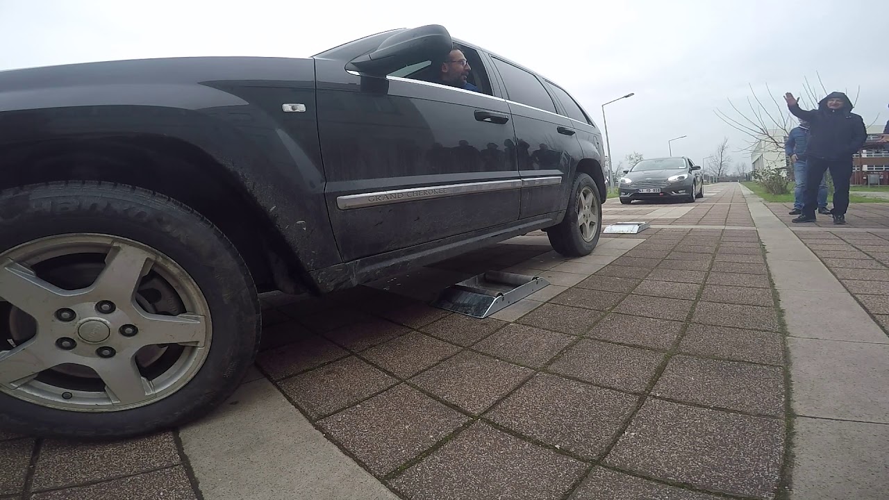Jeep Grand Cherokee WK 3.0 CRD Quadra Drive 2 Roller Test