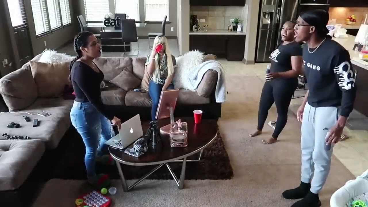 @carmencorey2632 arguing in front of the @taylorgirlz to get their reaction #2019