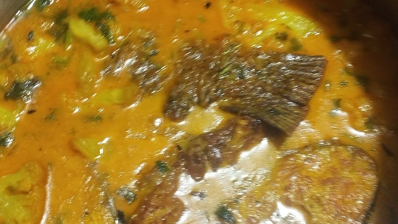 তেলাপিয়া মাছের  ঝোল আলু ভুলকপি দিয়ে 