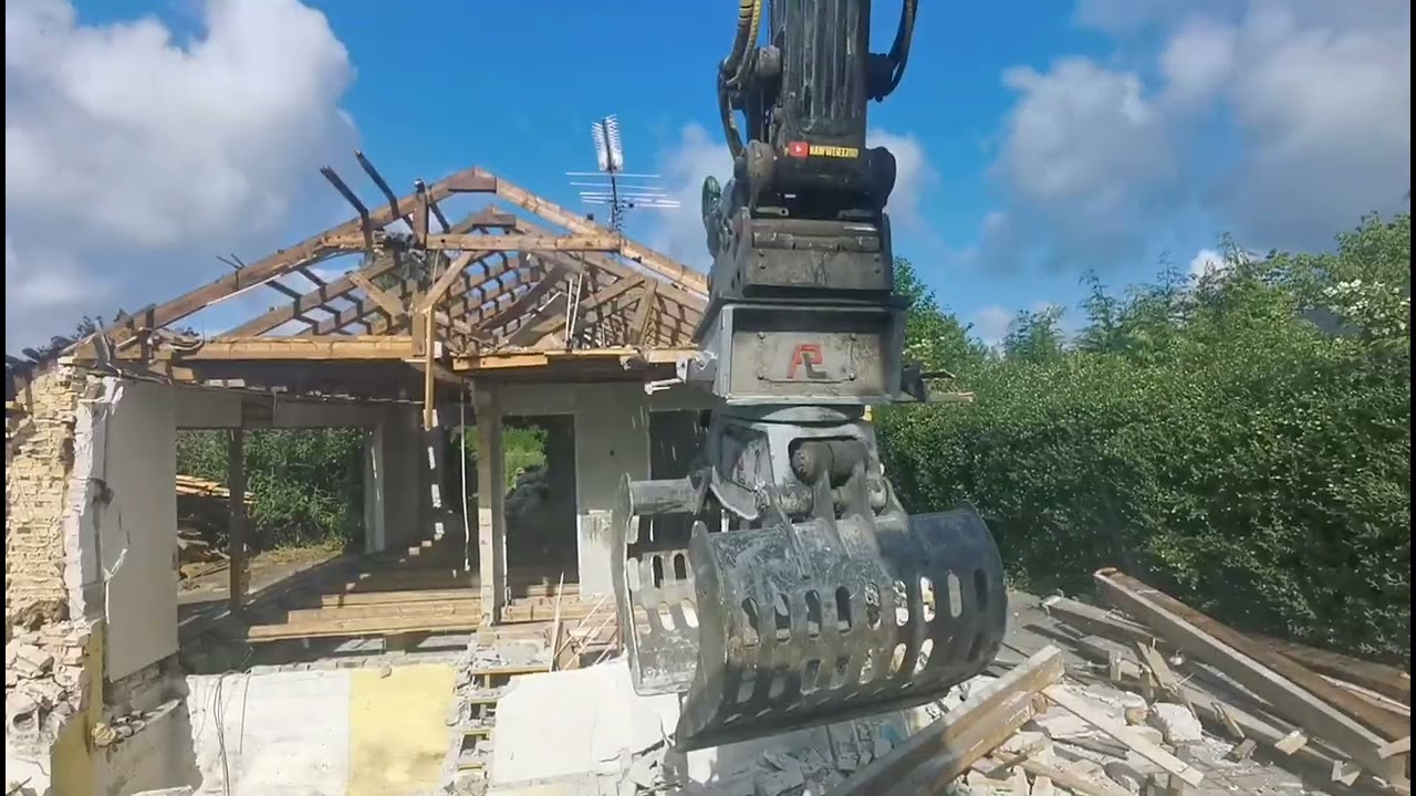 Komatsu pc170lc nedrivning af hus i Lillerød
