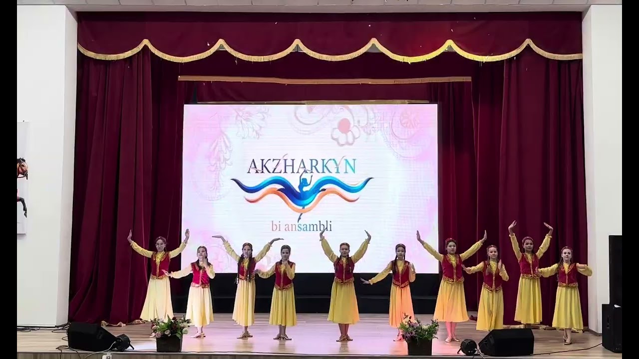 Танец «Тюрк». Танцевальный ансамбль «AKZHARKYN» Дома культуры района Шал акына