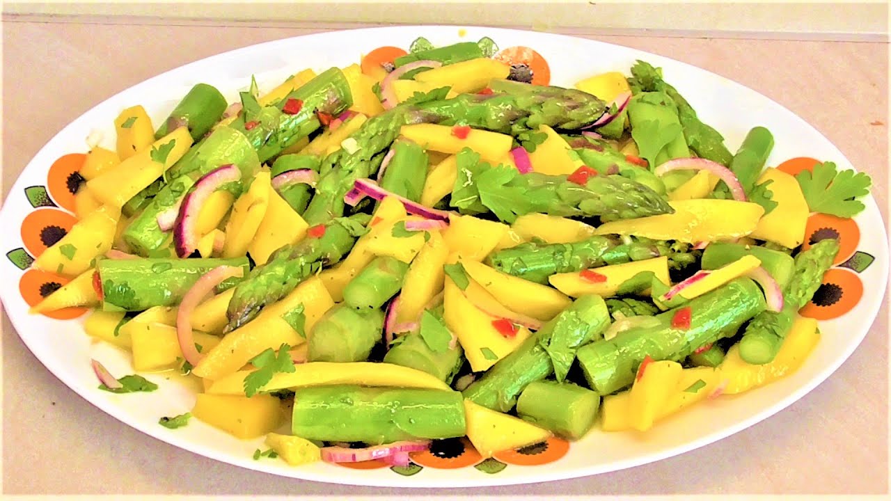 Letnia Salatka ze szparagami i mango