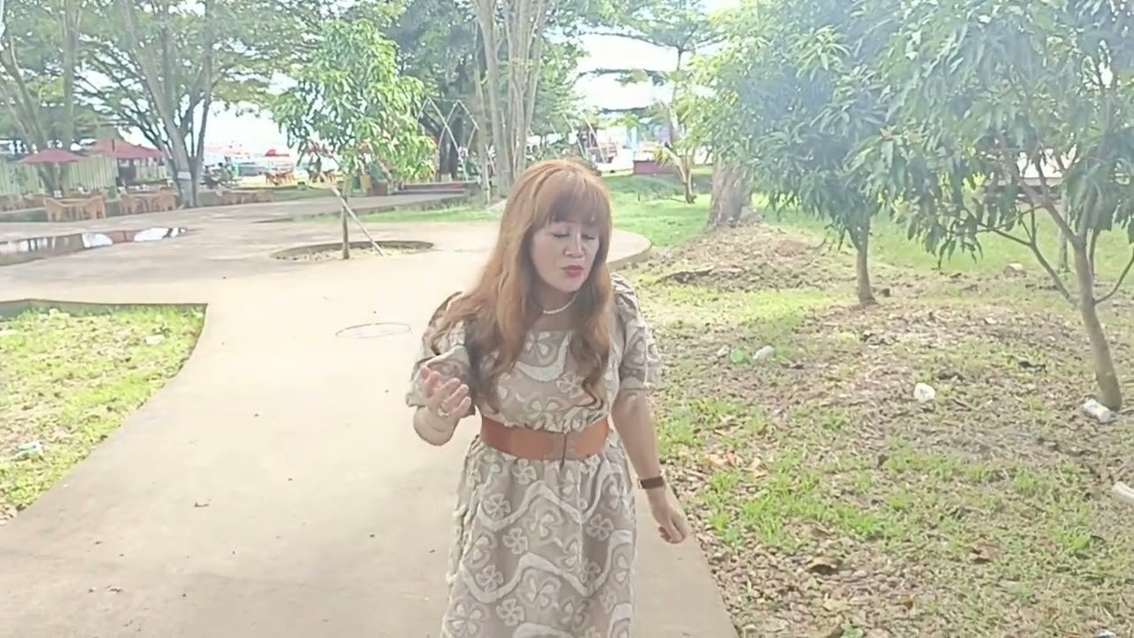 Kegagalan Cinta/Lokasi/Tugu Khatulistiwa